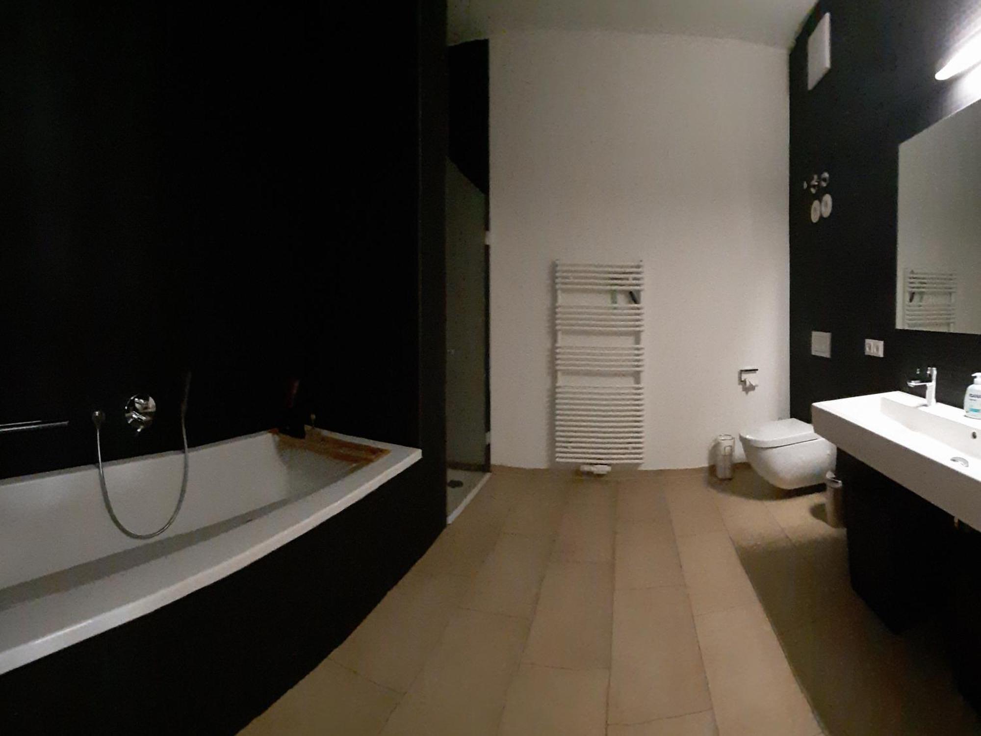 Hochwertig Im Herzen Stuttgarts Bilik gambar