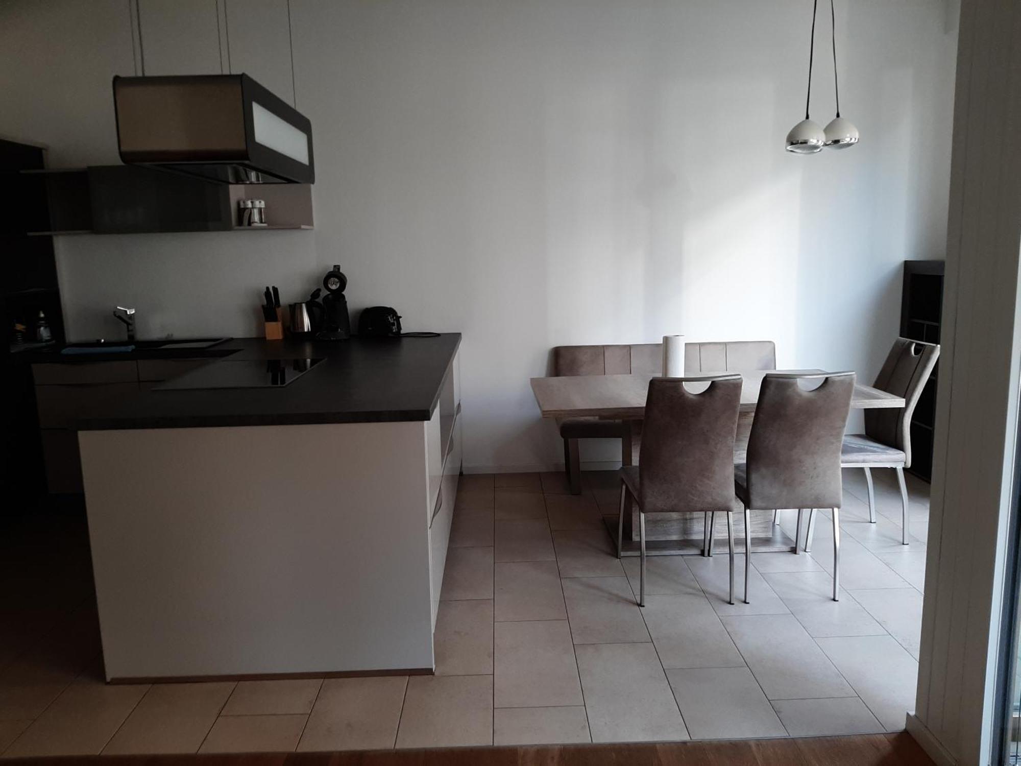 Hochwertig Im Herzen Stuttgarts Bilik gambar